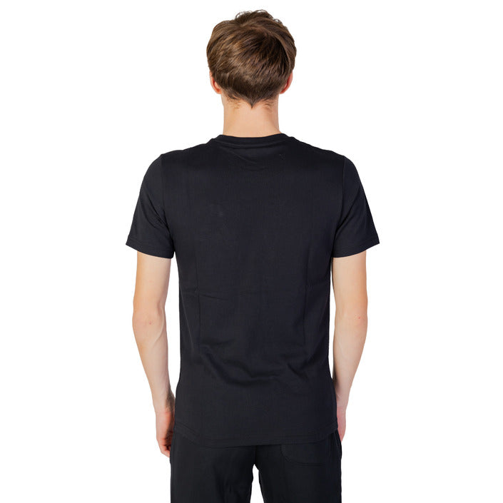 New Balance Men T-Shirt