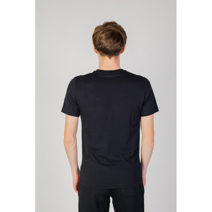 New Balance Men T-Shirt